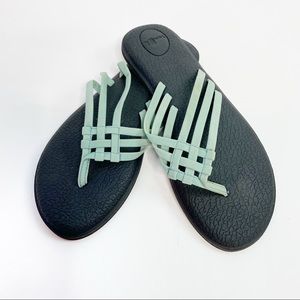 SANUK YOGA SALTY SANDAL SIZE 10